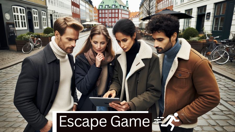 Billedet viser en gruppe mennesker, der deltager i et "Escape Game." De står på en brostensbelagt gade i en by og ser koncentreret på en tablet. Alle er klædt i varmt tøj og arbejder sammen om at løse en opgave. Teksten "Escape Game" er centralt placeret nederst på billedet sammen med et ikon af en løbende person.